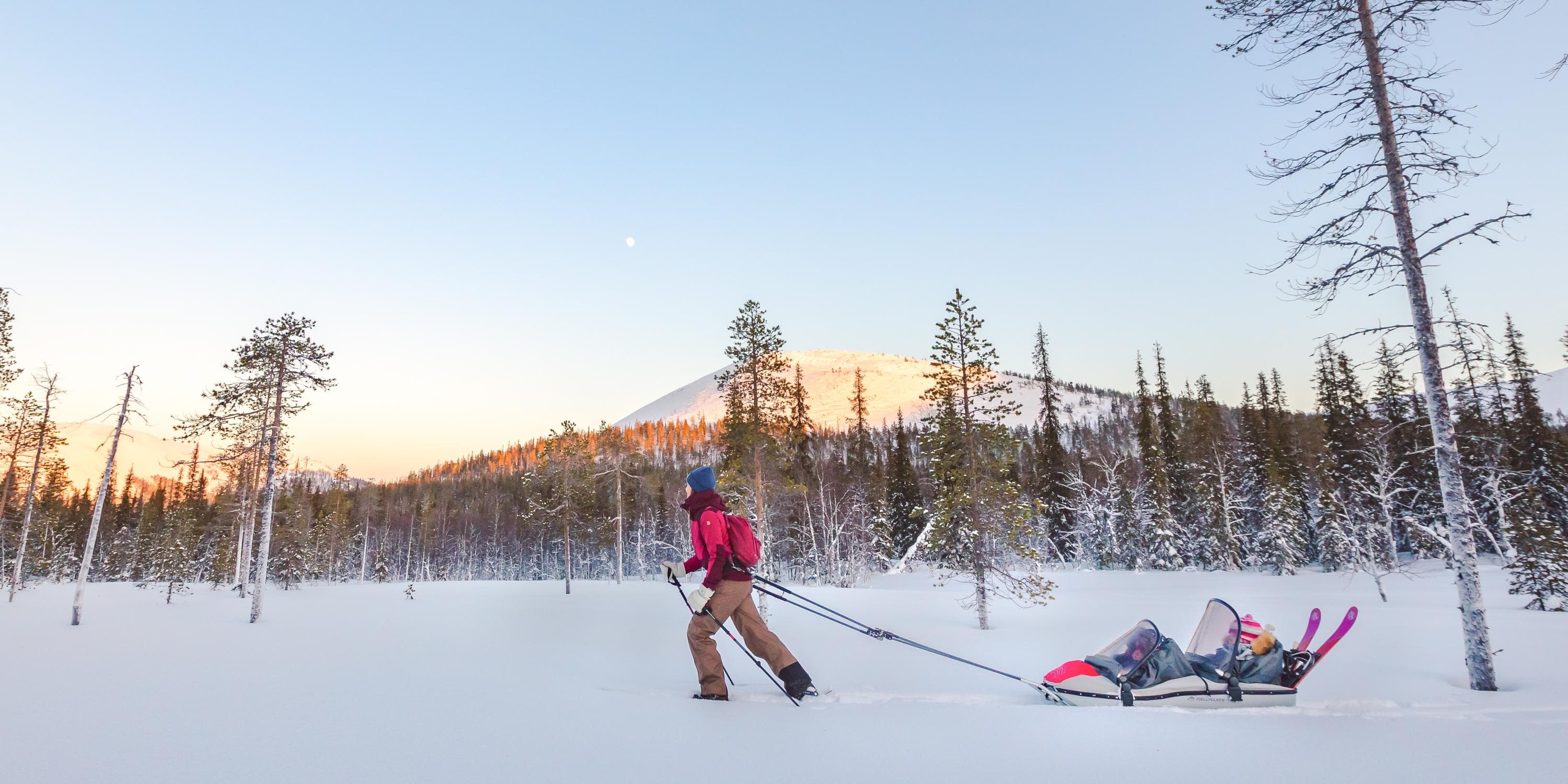 Image: Rami Valonen A winter hiker with a fell in the background.